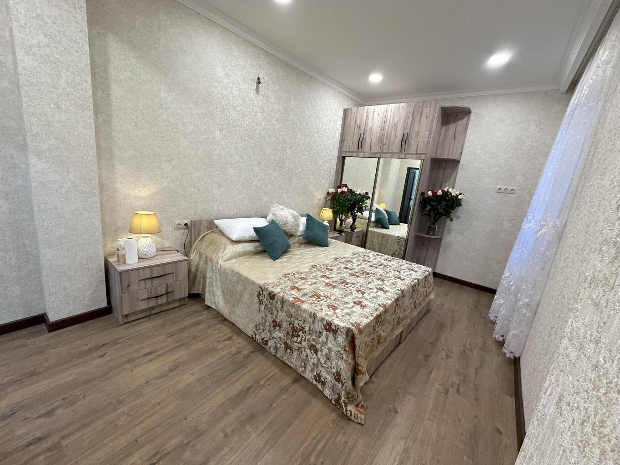Three Palms Guest House Tbilisi Exterior photo
